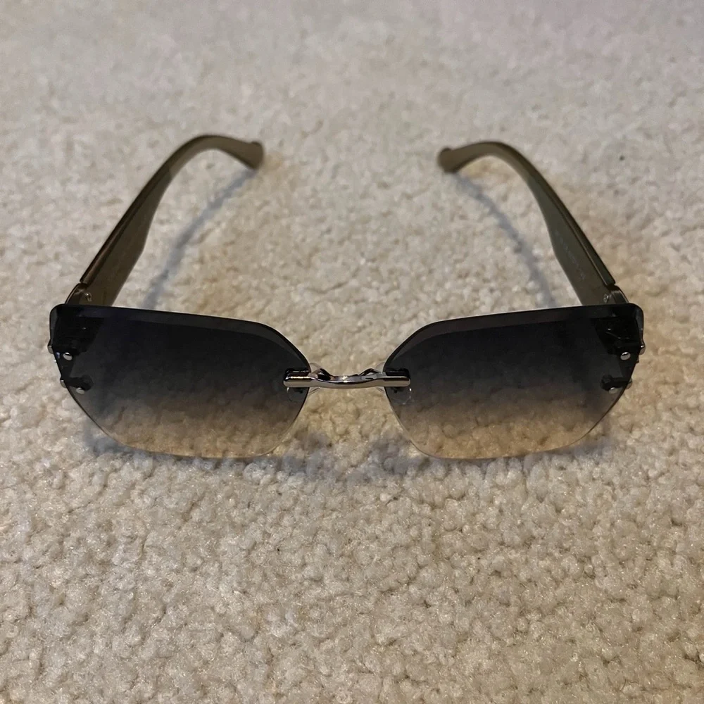 Pre Owned Louis Vuitton Black and Brown Monogram Sunglasses - Picture 2 of 4